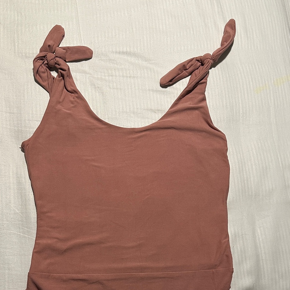 mauve tie strap soft body suit women’s Lulus size L